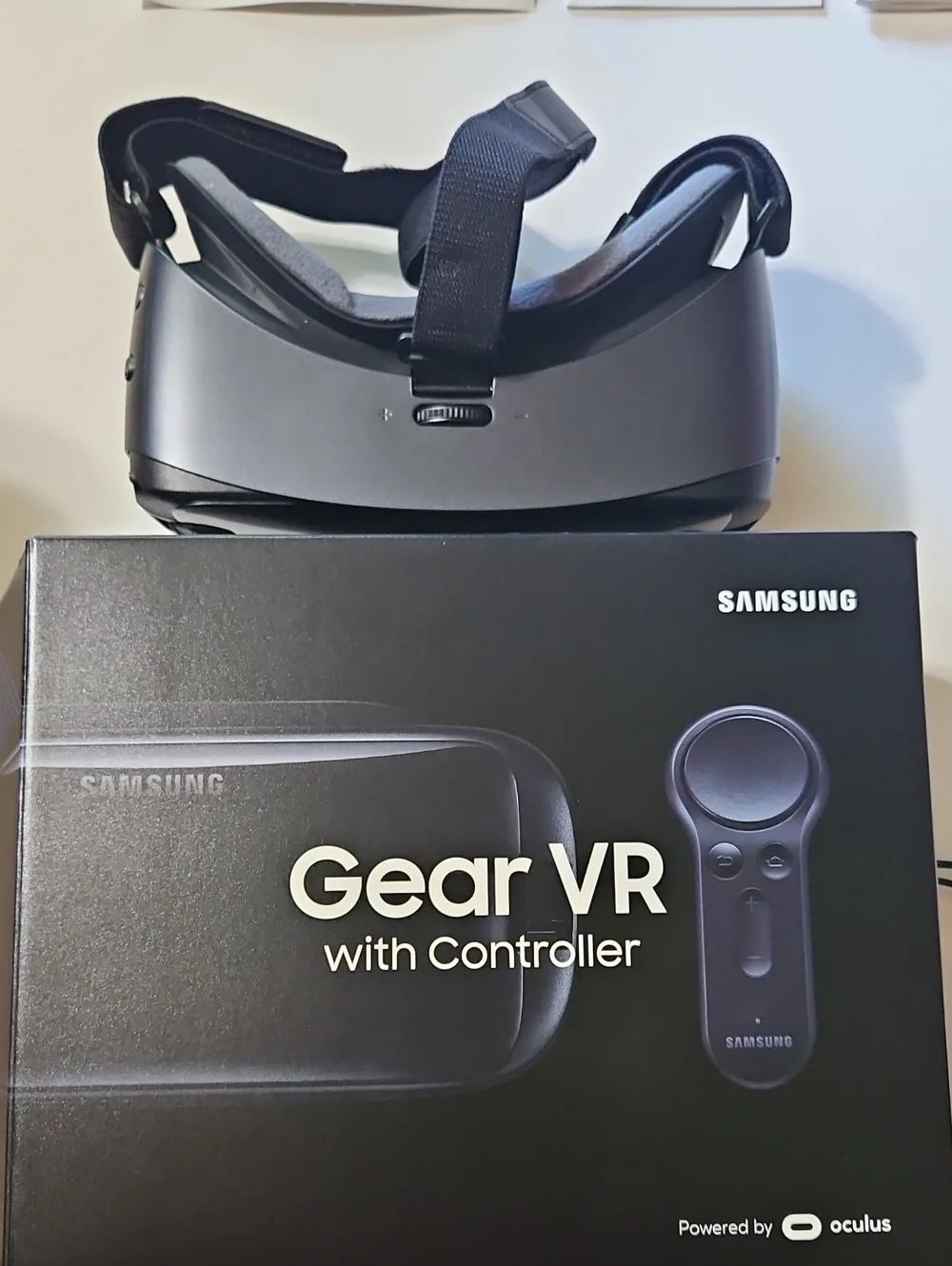 Samsung Gear VR Headset and Controller - Black